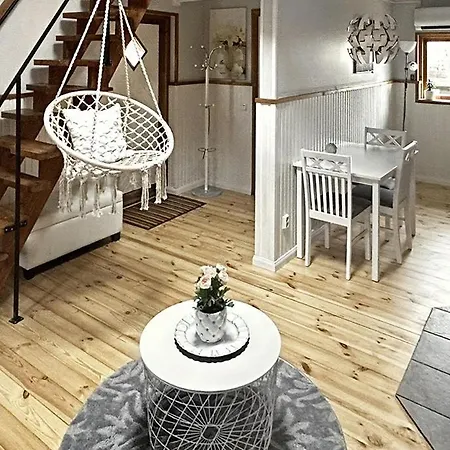 Aili Homestay